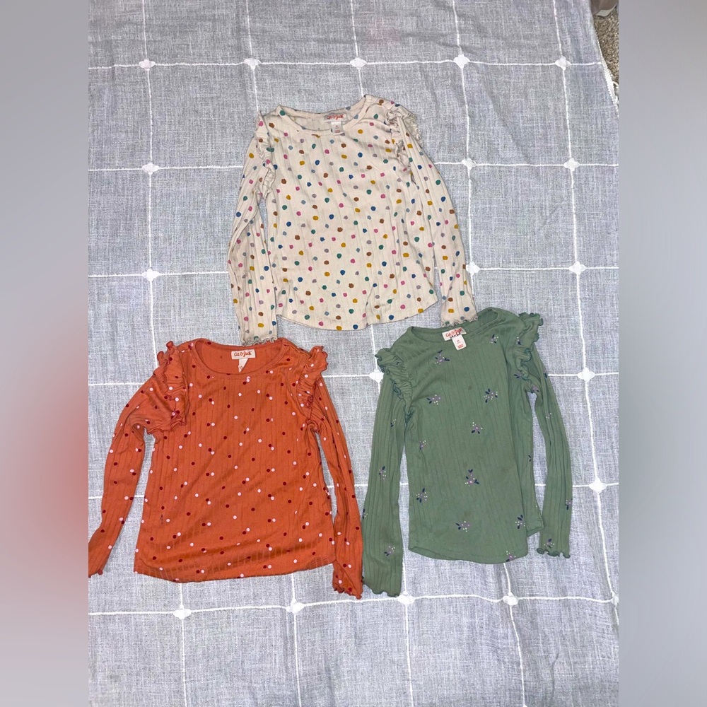 Bundle of 3 flutter sleeve tops